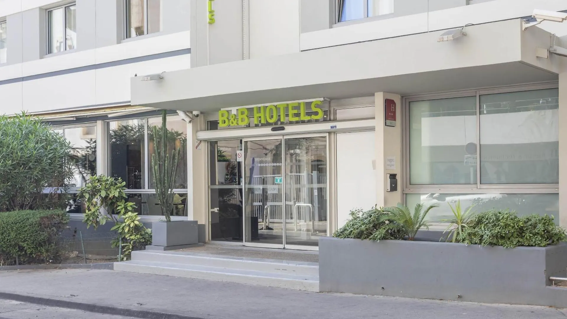 ***  B&B Hotel Marseille Prado Parc Des Expositions France